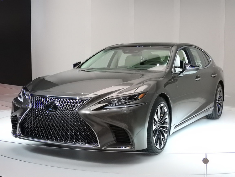 Lexus LS